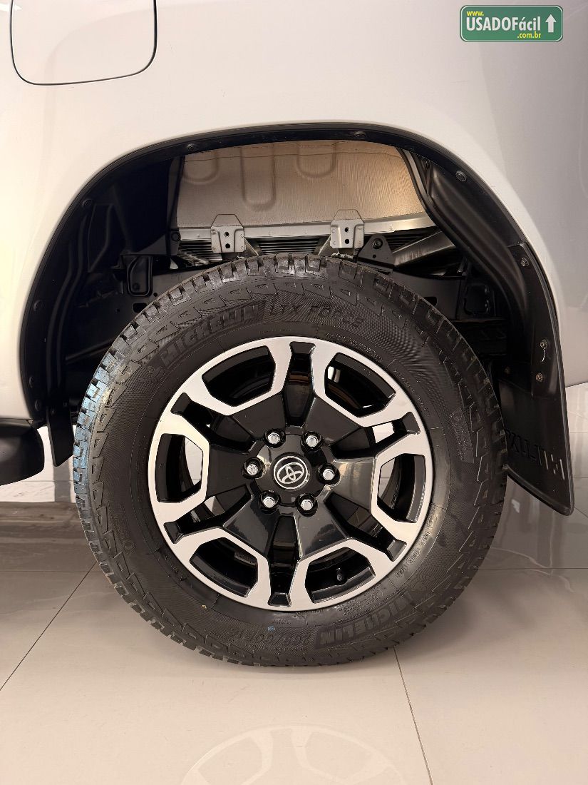 Toyota Hilux SRX CD 2.8 4x4 TDI Automático Diesel 2021/2022 — foto 17 de 19