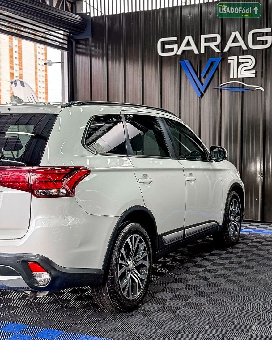 Mitsubishi Outlander 2.0 Automático 2015/2016 — foto 3 de 9