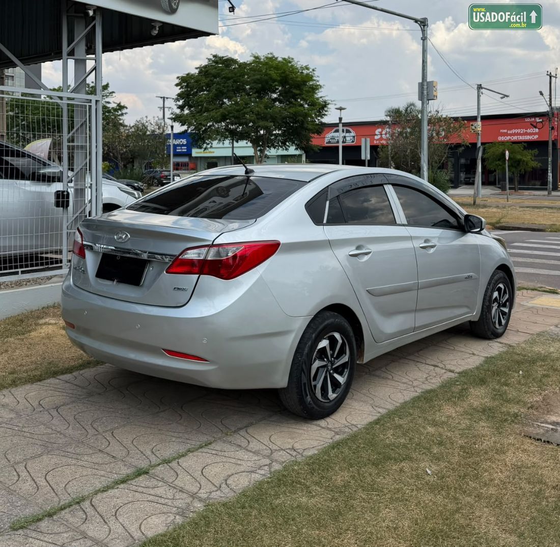 Hyundai HB20S Sedan Comfort Plus 1.0 Mecânico Flex 2013/2014 — foto 5 de 12