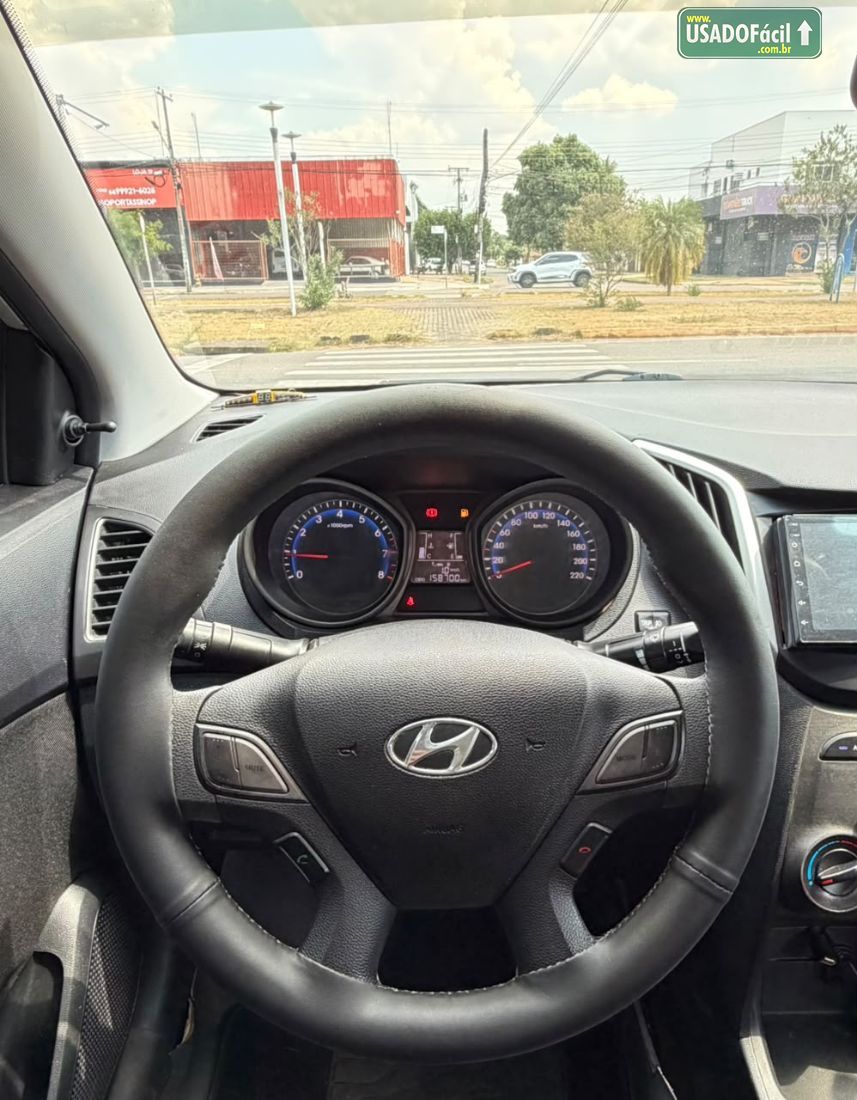 Hyundai HB20S Sedan Comfort Plus 1.0 Mecânico Flex 2013/2014 — foto 9 de 12