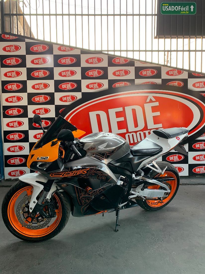 Honda CBR 600 RR 2011/2011 — foto 4 de 9