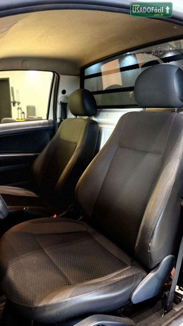 Volkswagen Saveiro Robust CS 1.6 Total Flex 2018/2019 — foto 8 de 13