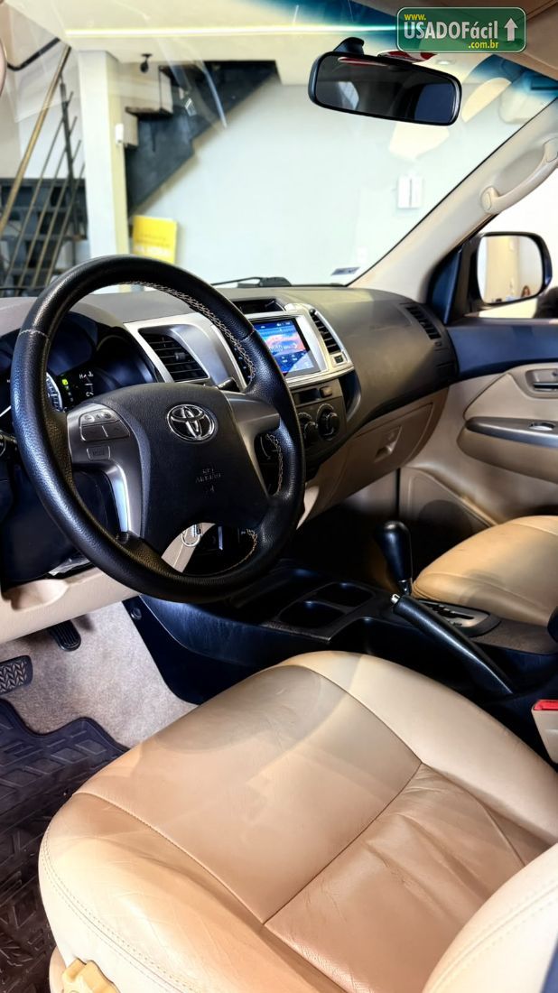 Toyota Hilux SW4 SR 4x2 2.7 Mecânico Flex 2015/2015 — foto 12 de 14