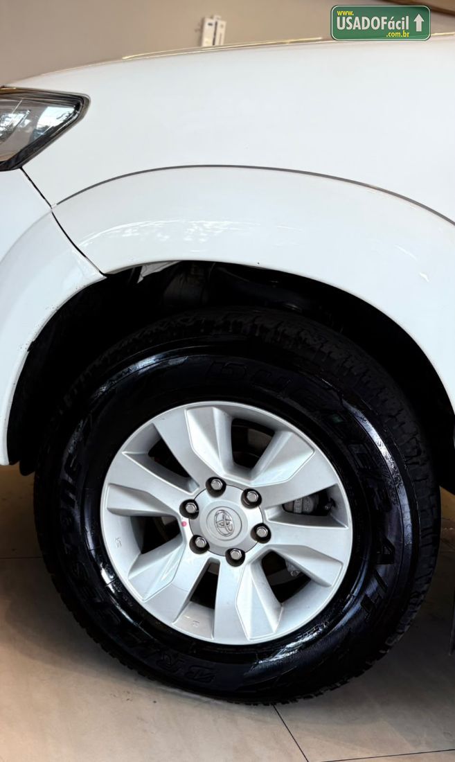 Toyota Hilux SW4 SR 4x2 2.7 Mecânico Flex 2015/2015 — foto 14 de 14