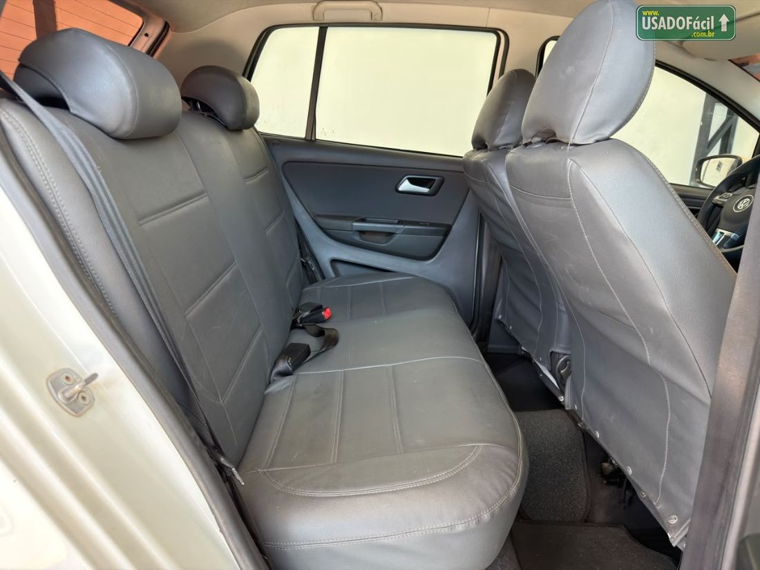 Volkswagen Fox 1.6 Mi 4P Total Flex 2013/2013 — foto 16 de 18