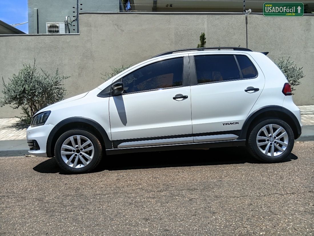 Volkswagen Fox Track 1.0 4P Total Flex 2016/2017 — foto 3 de 13