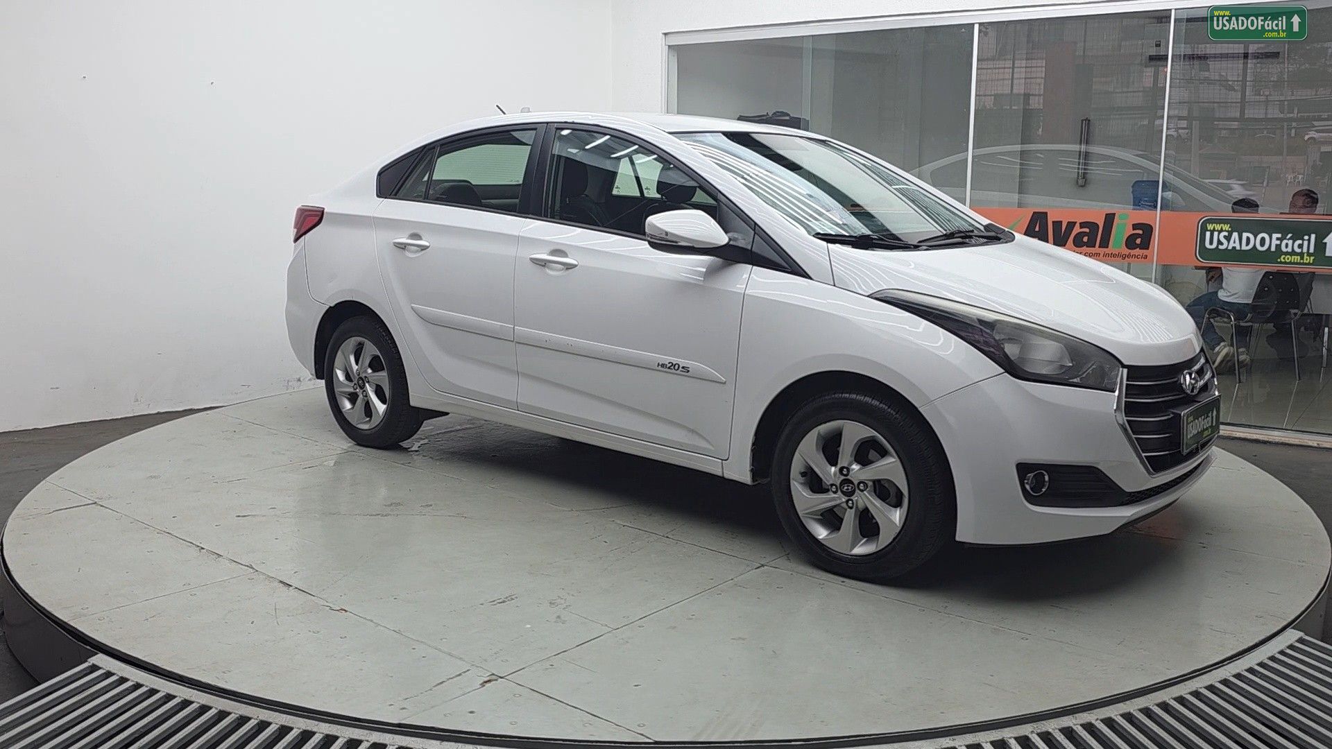 HYUNDAI HB20S Sedan Comfort Plus 1.6 Automático Flex 2016/2016 — foto 3 de 26