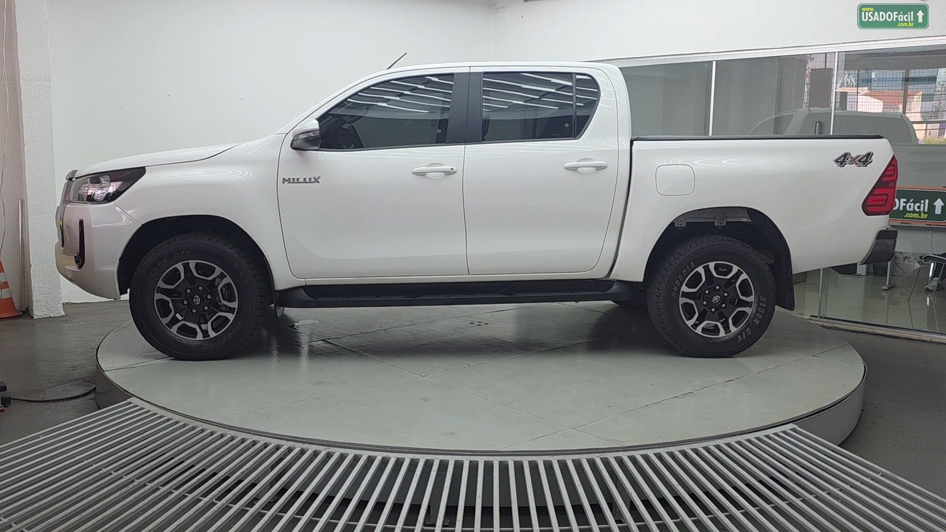 TOYOTA Hilux CD 2.8 4x4 Mecânico Diesel 2023/2023 — foto 8 de 25