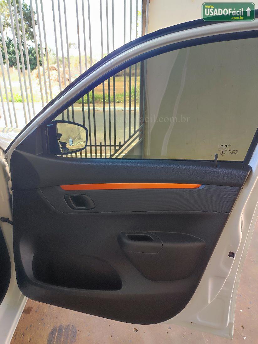 RENAULT Kwid Outsider 1.0 Mecânico Flex 2020/2021 — foto 9 de 11