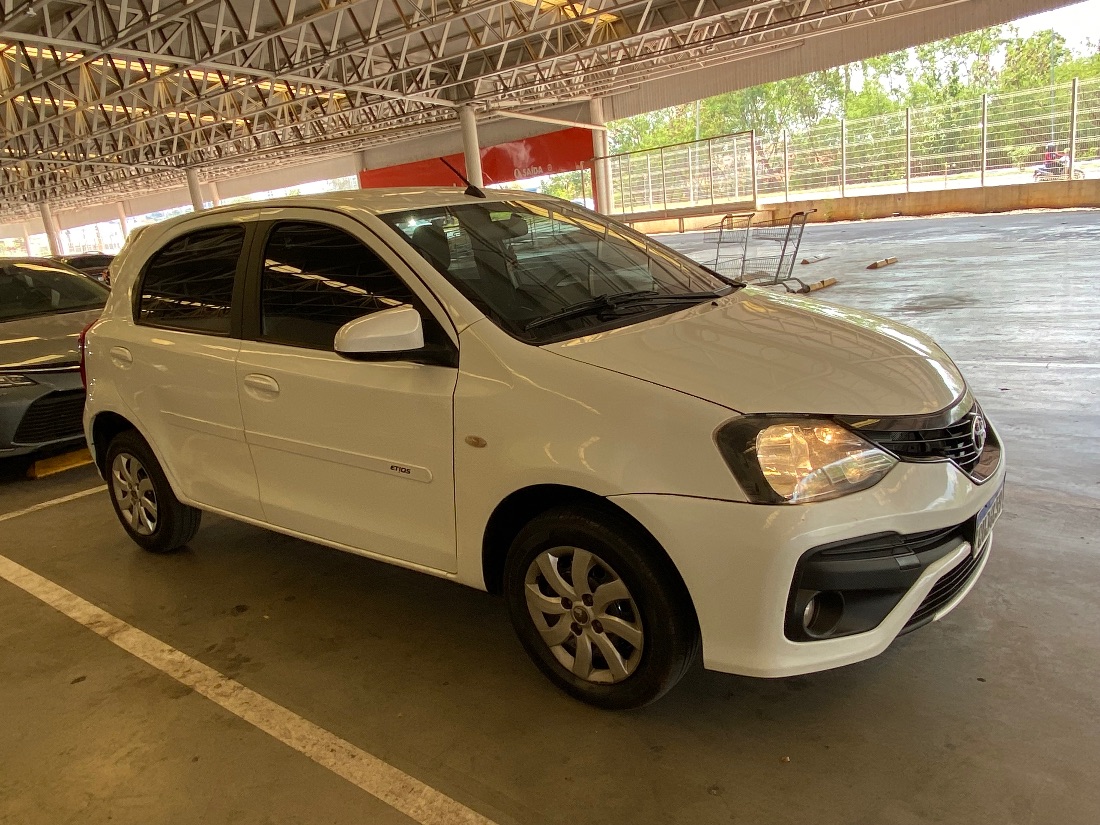 Toyota Etios Hatch X 1.3 Automático Flex 2020/2020 — foto 2 de 6