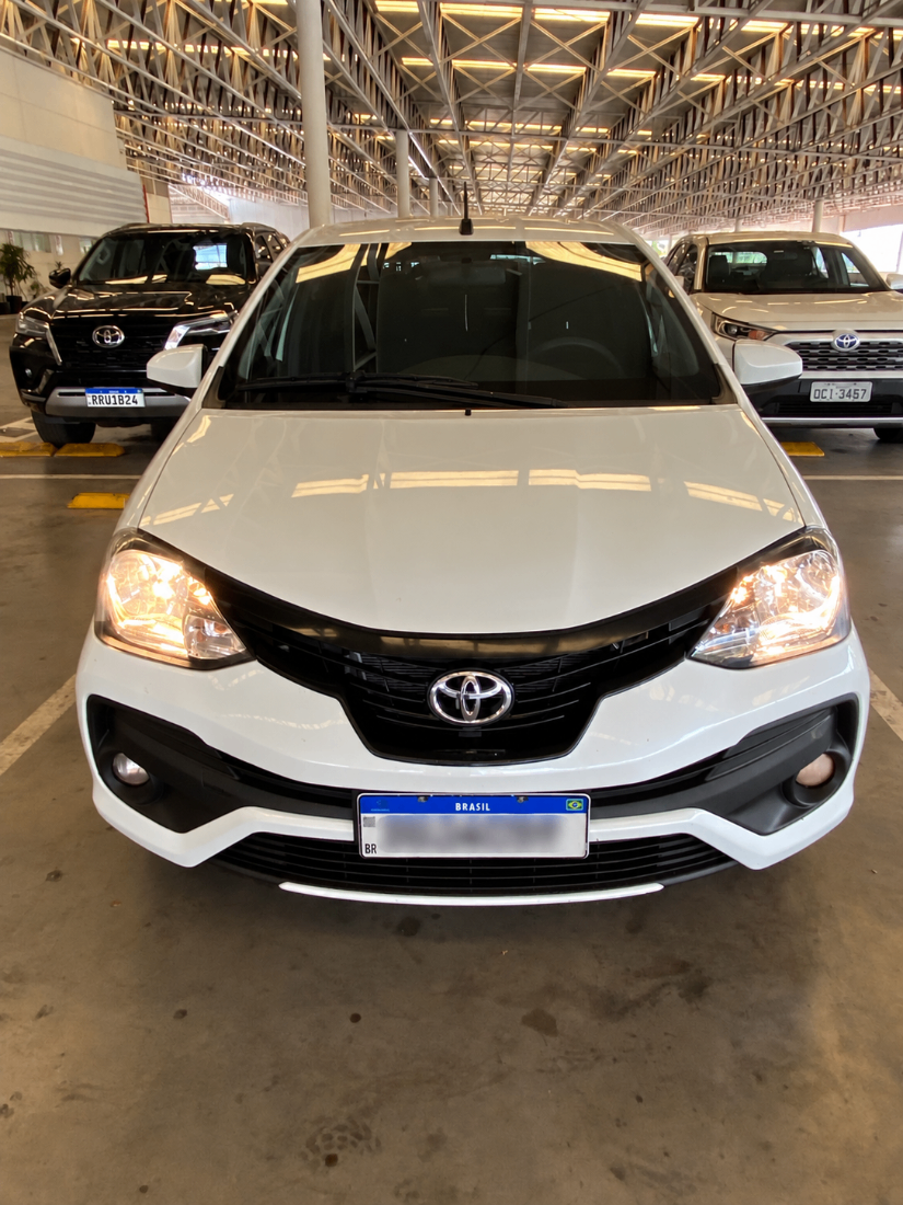 Toyota Etios Hatch X 1.3 Automático Flex 2020/2020 — foto 3 de 6