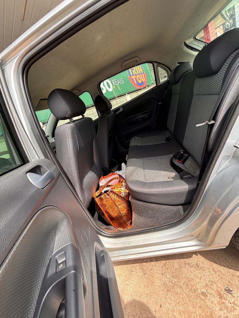 Volkswagen Gol City Trend 1.0 Total Flex 4P 2011/2012 — foto 4 de 12