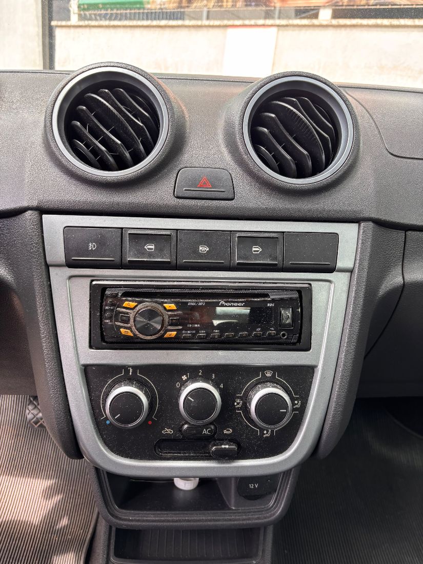 Volkswagen Gol City Trend 1.0 Total Flex 4P 2011/2012 — foto 9 de 12