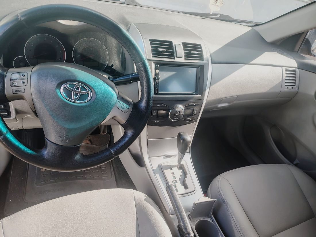 Toyota Corolla GLi 1.8 Automático Flex 2010/2011 — foto 4 de 5