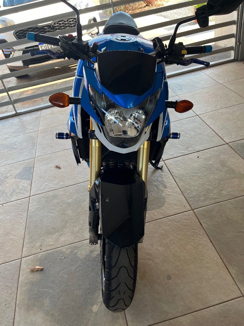 Suzuki GSR 750 2015/2016 — foto 5 de 6