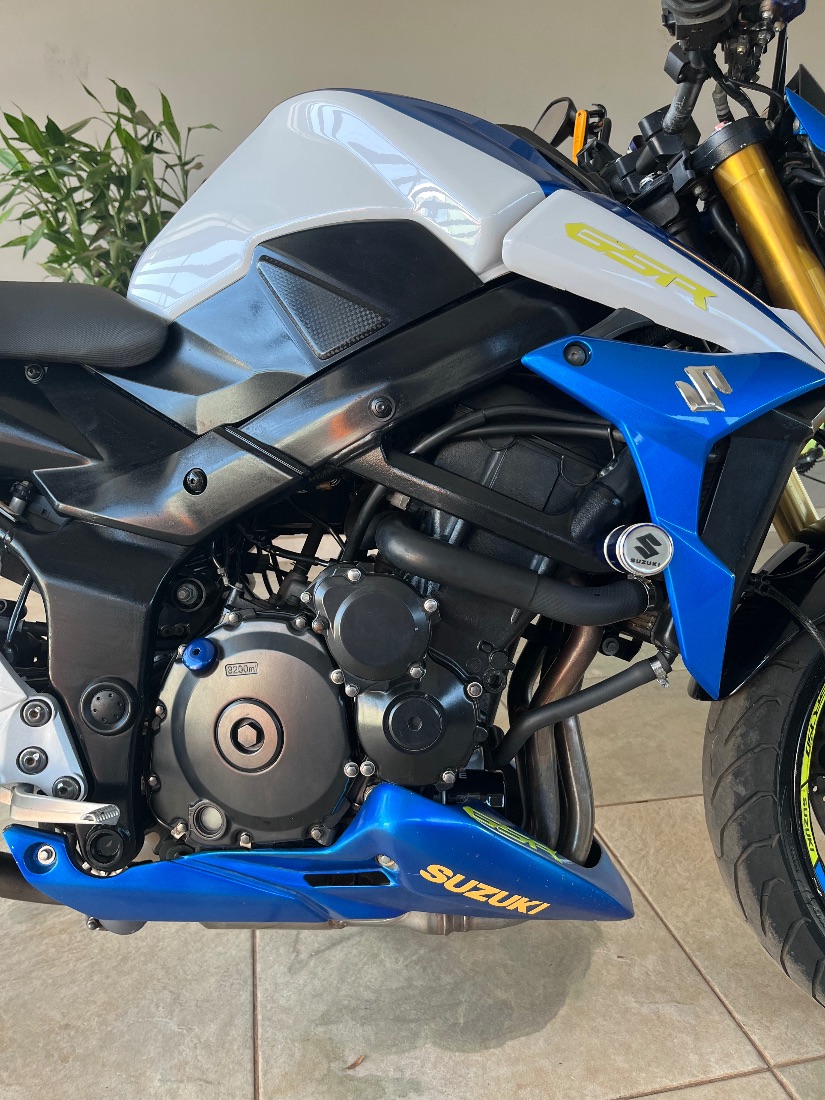 Suzuki GSR 750 2015/2016 — foto 6 de 6