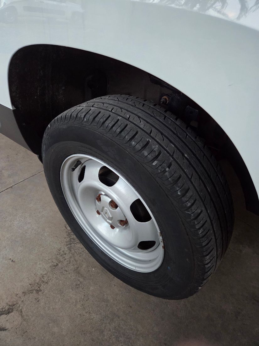 Renault Duster Oroch Pro 1.6 16V Mecânico Flex 2023/2024 — foto 13 de 15