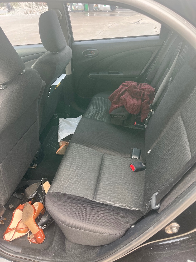 Toyota Etios Hatch XS 1.5 Automático Flex 2016/2017 — foto 7 de 9