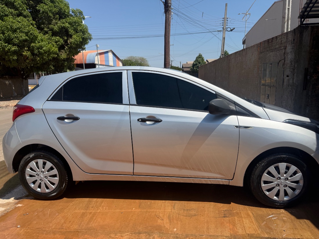 Hyundai HB20 Hatch Comfort 1.0 Flex 2017/2018 — foto 2 de 8