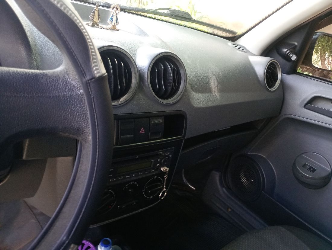 Volkswagen Gol 1.0 Mi 4P Total Flex 2012/2013 — foto 5 de 6