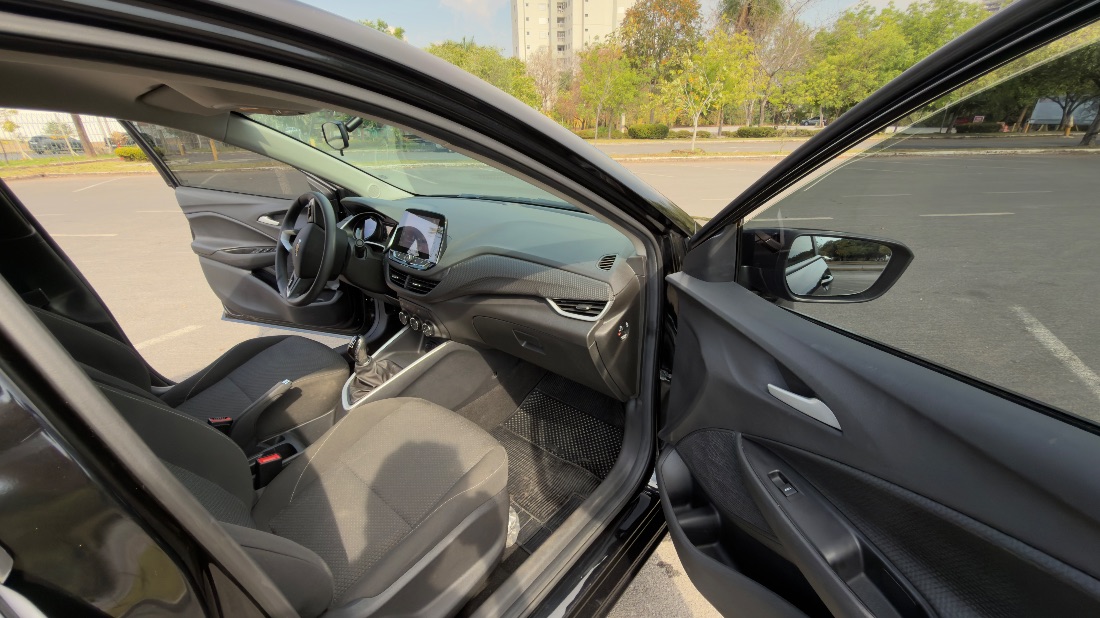 CHEVROLET/GM Onix Hatch LT 1.0 Mecânico Flex 2023/2024 — foto 4 de 12