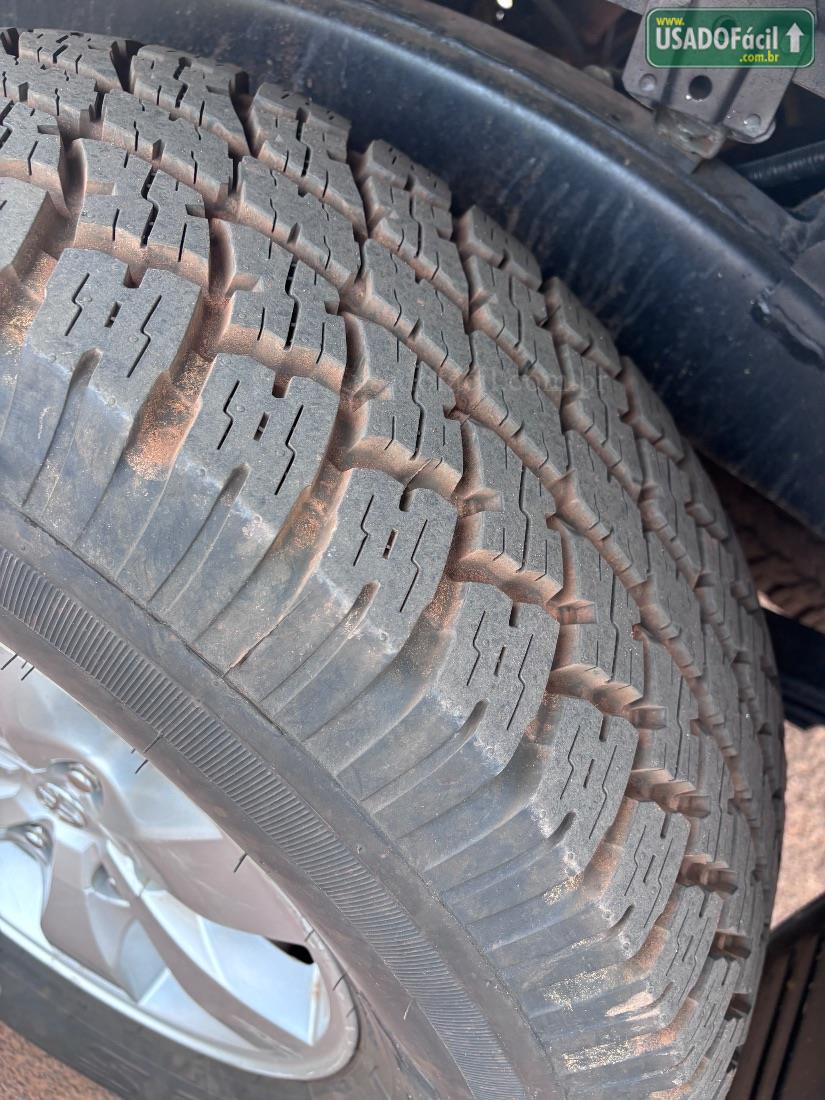 TOYOTA Hilux SRV CD 2.7 4x4 Automático Flex 2013/2014 — foto 12 de 12