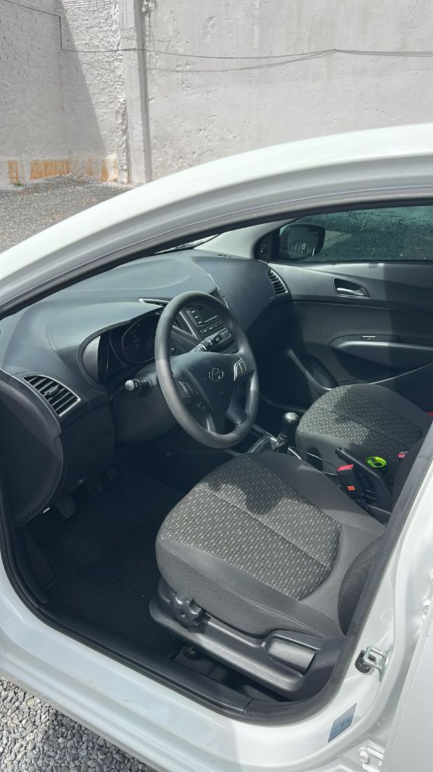 Hyundai HB20 Hatch Comfort 1.0 Flex 2016/2017 — foto 10 de 15
