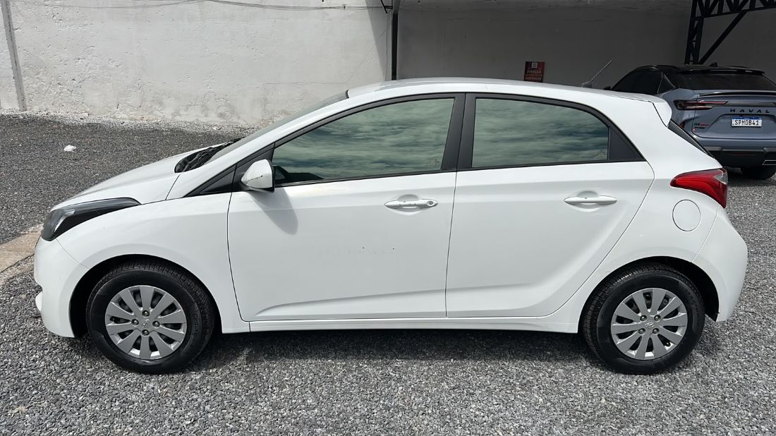 Hyundai HB20 Hatch Comfort 1.0 Flex 2016/2017 — foto 2 de 15