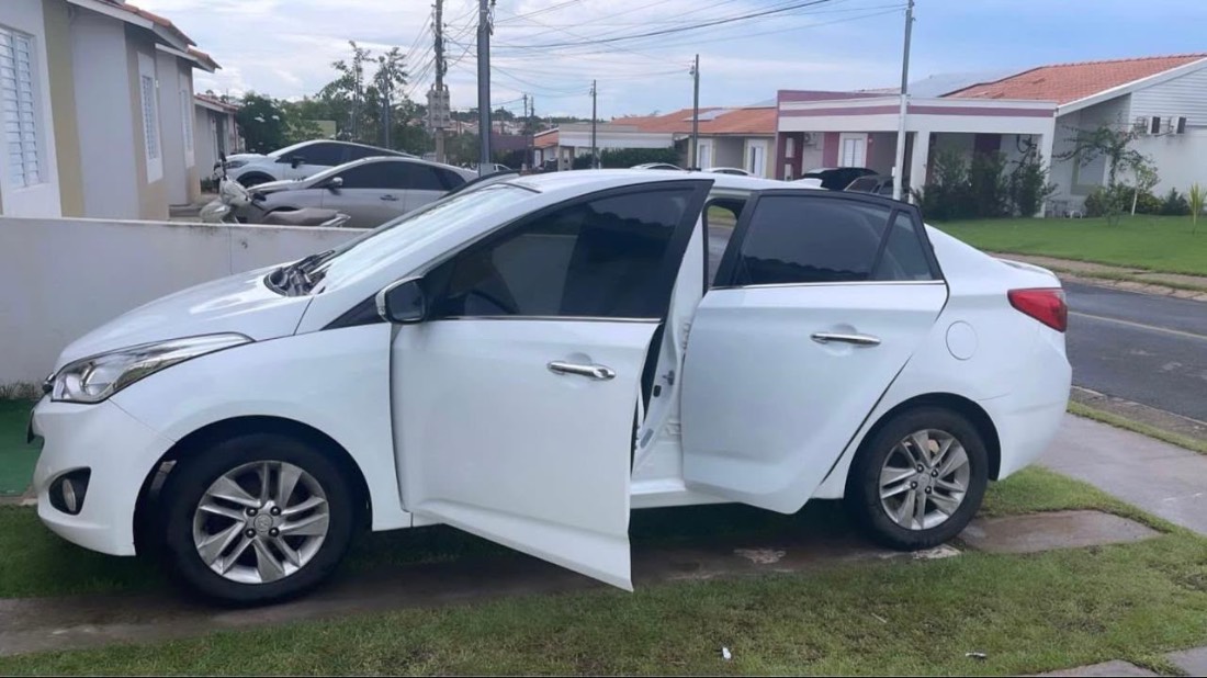 Hyundai HB20S Sedan Premium 1.6 Mecânico Flex 2014/2014 — foto 2 de 7
