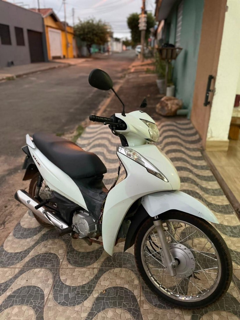 Honda Biz 110i 2017/2018 — foto 2 de 3
