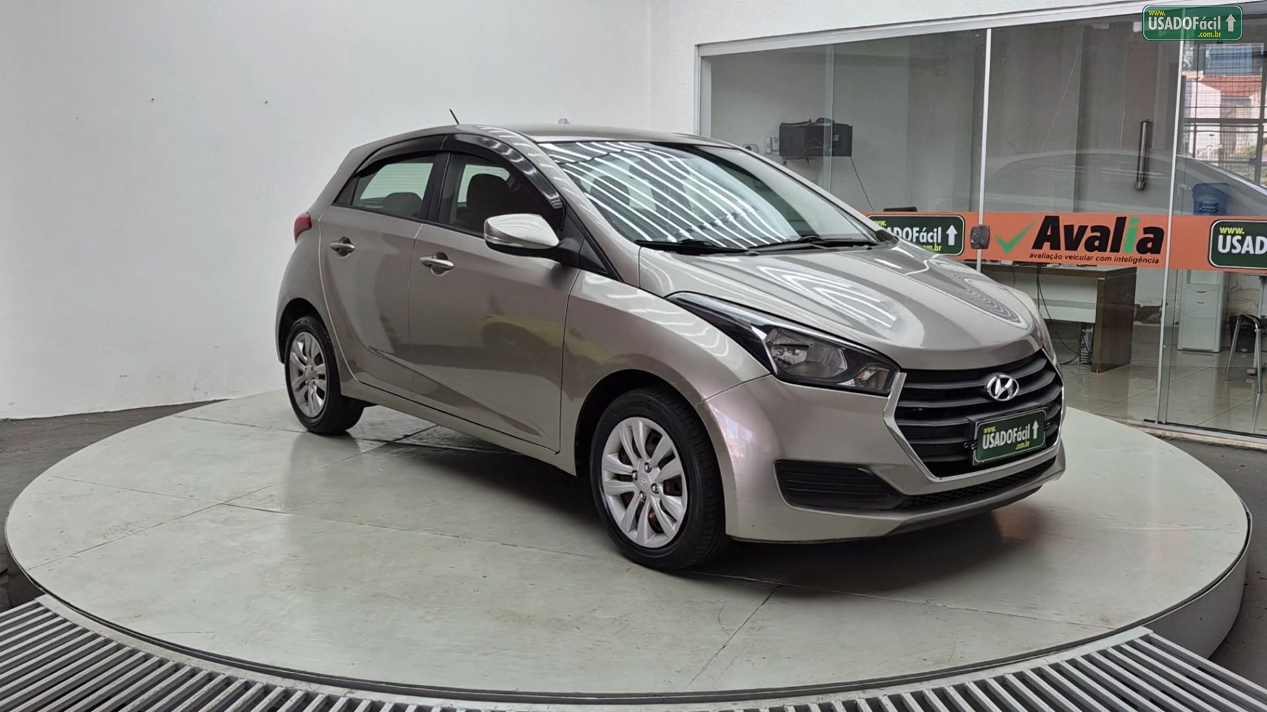 HYUNDAI HB20 Hatch Comfort Plus 1.6 Automático Flex 2017/2017 — foto 3 de 24