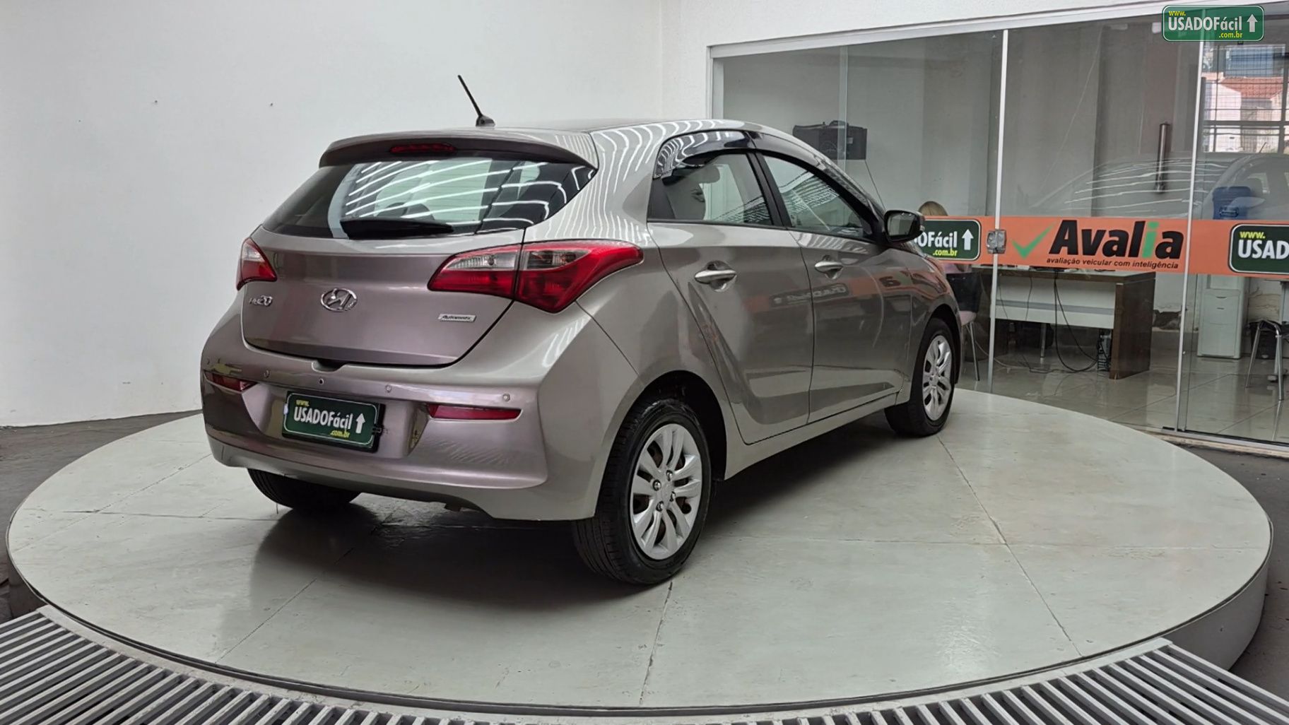 HYUNDAI HB20 Hatch Comfort Plus 1.6 Automático Flex 2017/2017 — foto 5 de 24