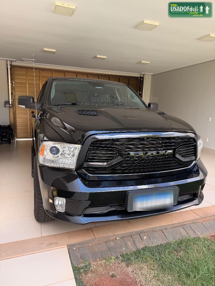 RAM Ram Classic Laramie Night Edition 5.7 4X4 Automático 2022/2022 — foto 2 de 7