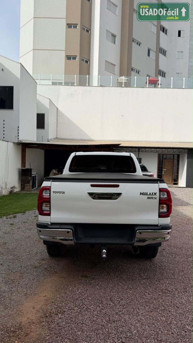 TOYOTA Hilux SRX CD 2.8 4x4 TDI Automático Diesel 2022/2023 — foto 4 de 9