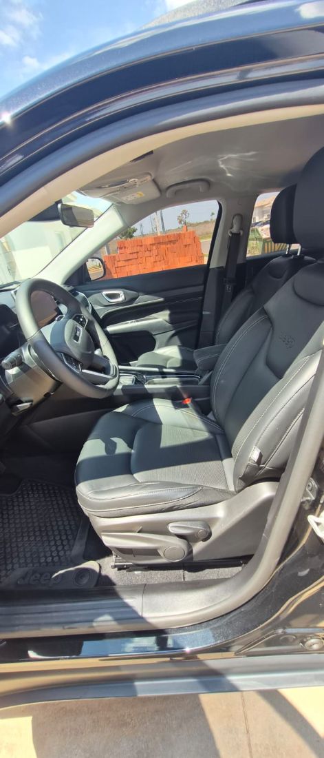Jeep Compass Sport T270 1.3 Turbo - Pacote HIGH TECH 2025/2025 — foto 13 de 13