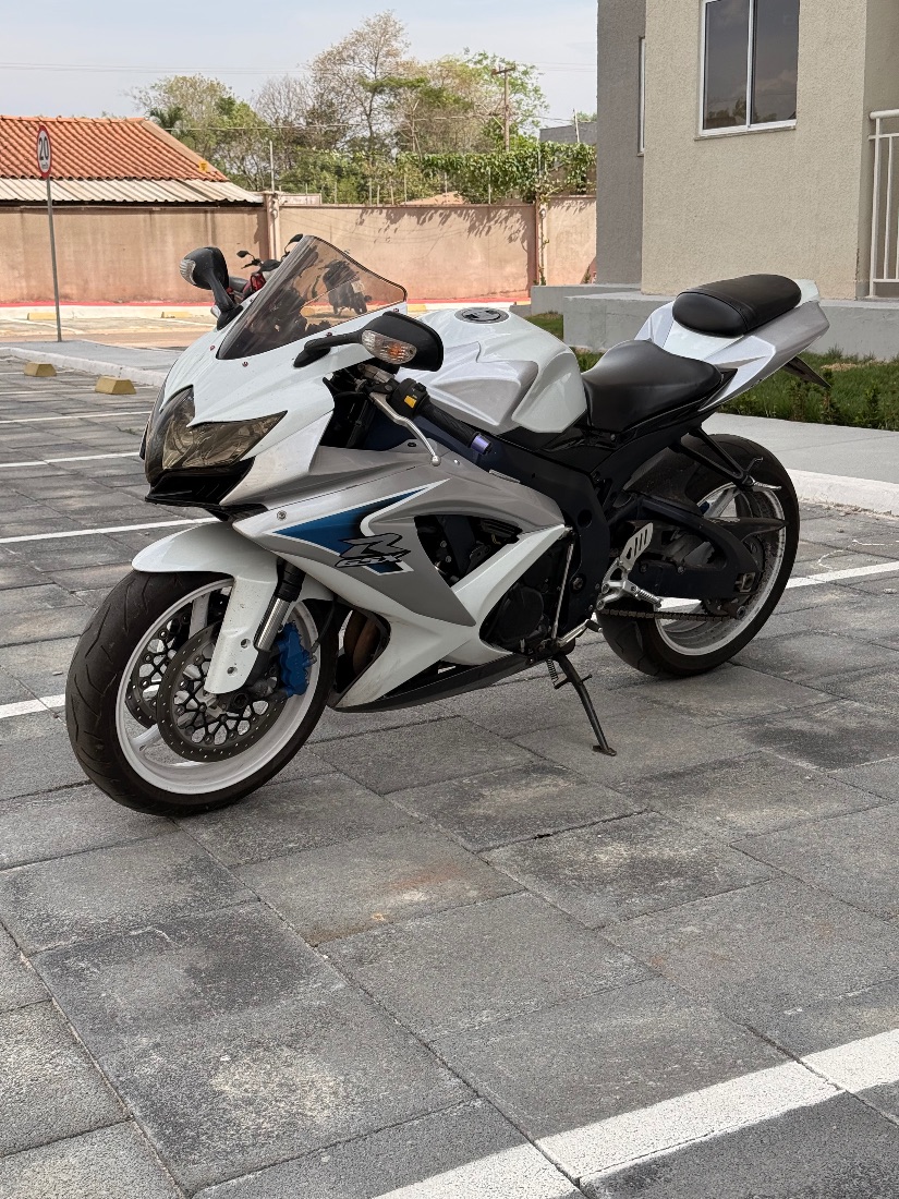 Suzuki GSX-R 750 W SRAD 2013/2013 — foto 3 de 9
