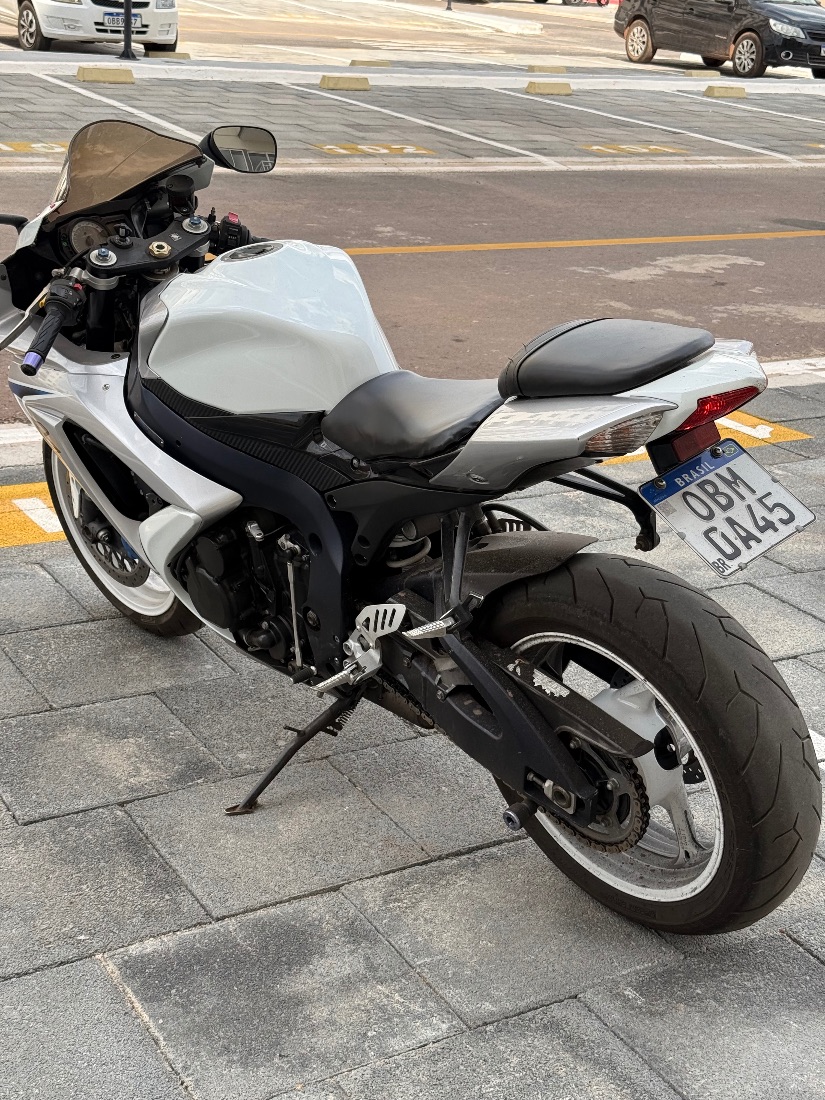 Suzuki GSX-R 750 W SRAD 2013/2013 — foto 4 de 9
