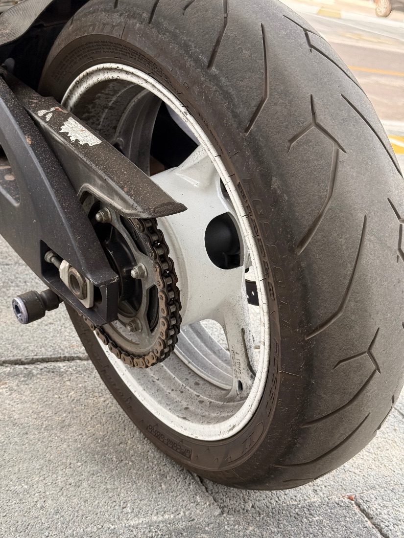 Suzuki GSX-R 750 W SRAD 2013/2013 — foto 6 de 9
