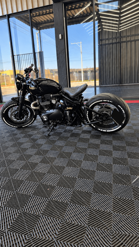 Triumph BONNEVILLE BOBBER 1200cc 2021/2022 — foto 2 de 11