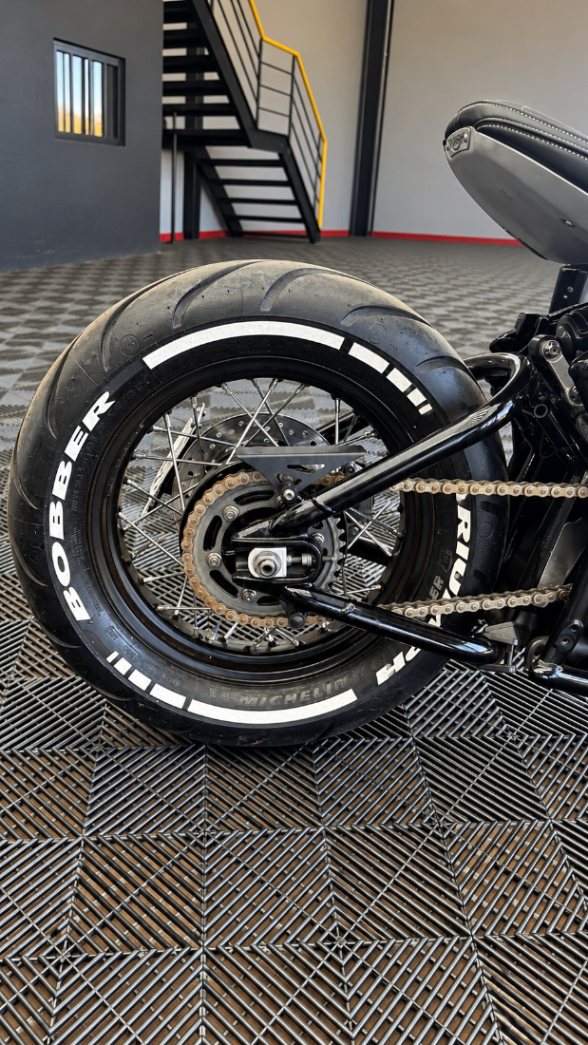 Triumph BONNEVILLE BOBBER 1200cc 2021/2022 — foto 6 de 11