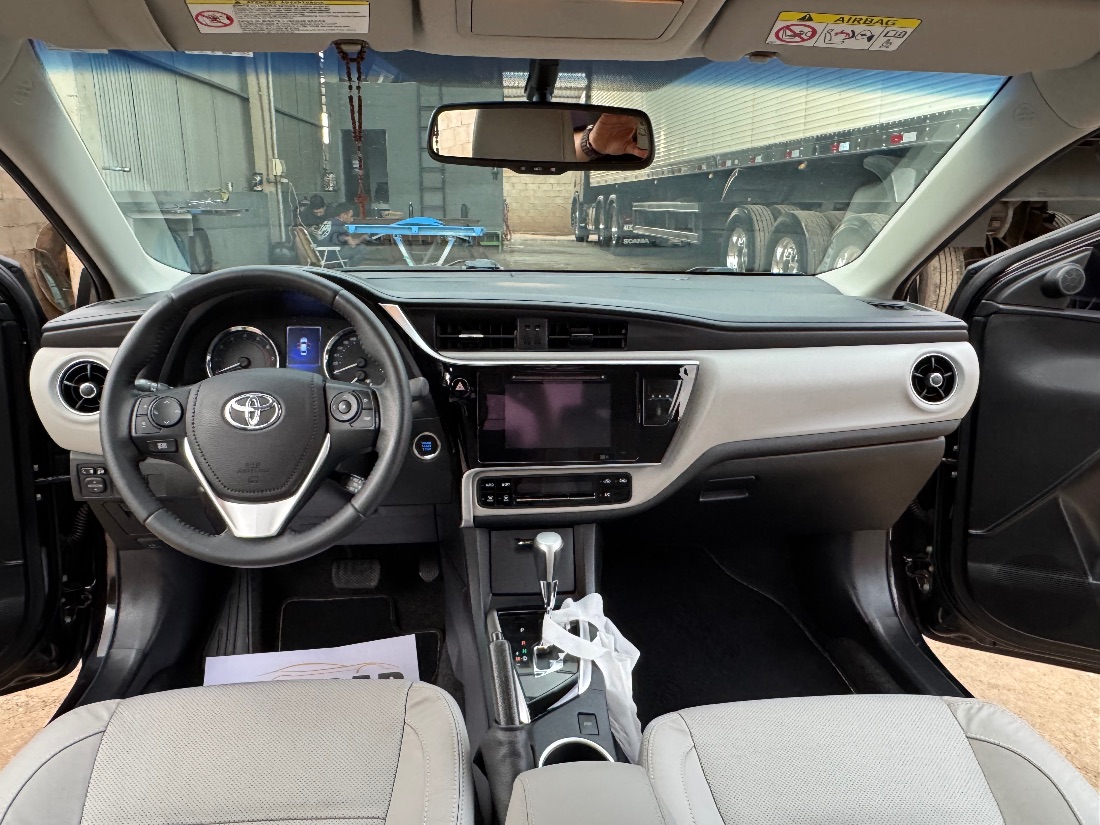 Toyota Corolla XEI 2.0 Automático Flex 2017/2018 — foto 10 de 15