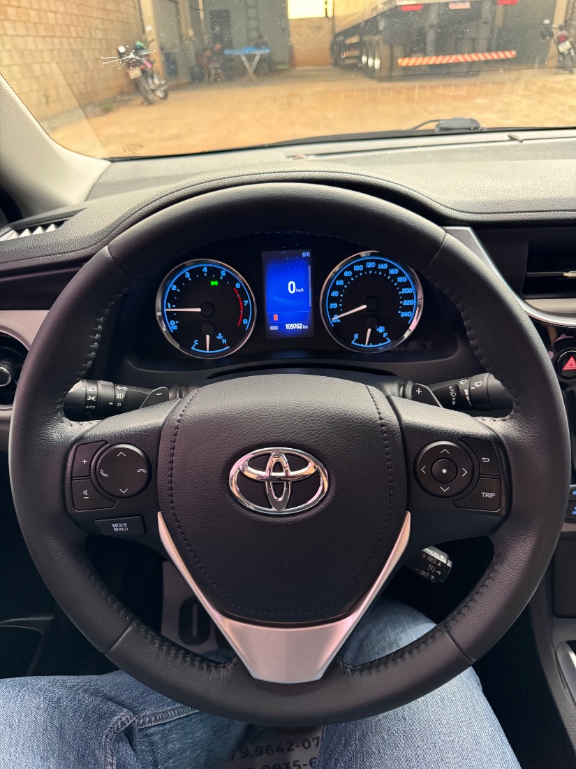 Toyota Corolla XEI 2.0 Automático Flex 2017/2018 — foto 12 de 15