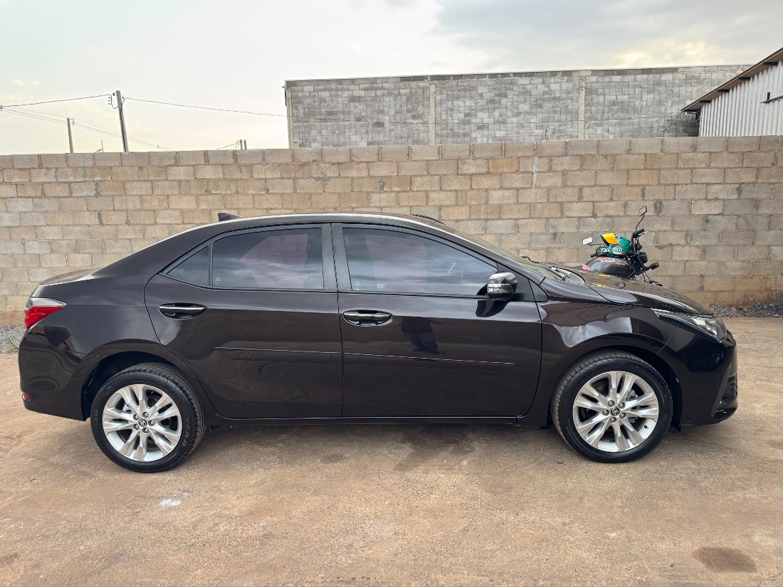 Toyota Corolla XEI 2.0 Automático Flex 2017/2018 — foto 6 de 15