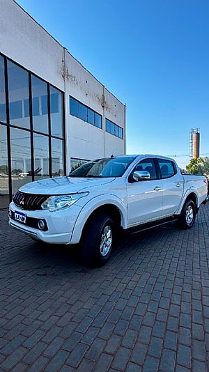 L200 Triton Sport Hpe Cd 2.4 4x4 Automático Diesel 2017/2018 em Rondonópolis - MT