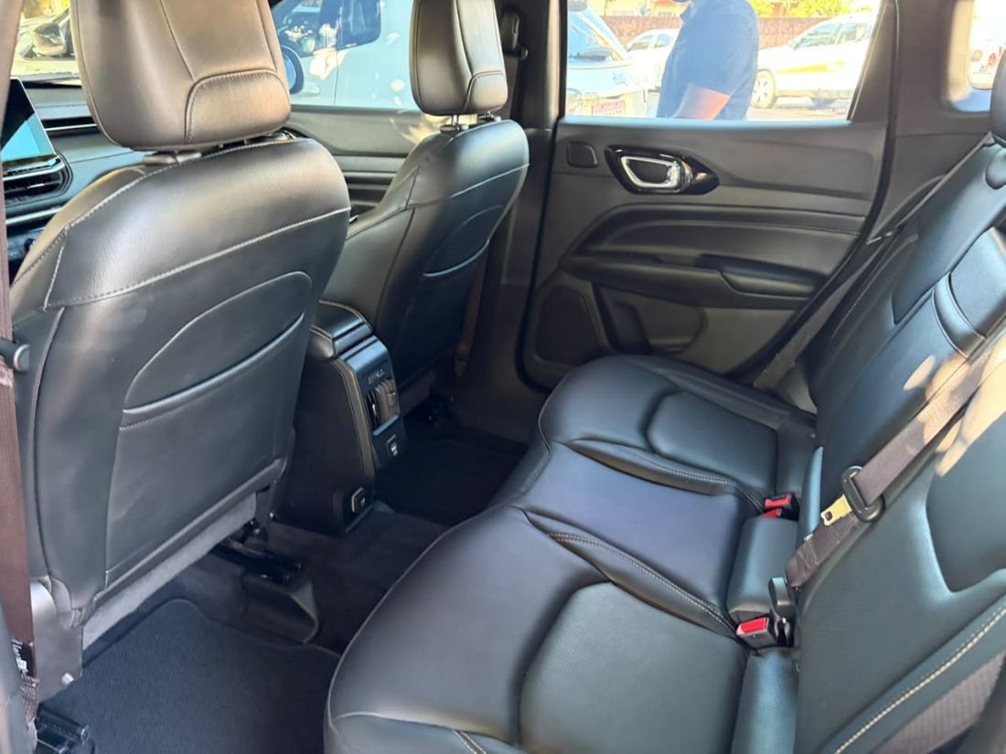 Jeep Compass T270 80 Anos 1.3 Turbo 4x2 Automático Flex 2022/2022 — foto 8 de 13