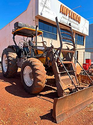 Trator Valtra A950 2014/2014 em Pontes e Lacerda - MT