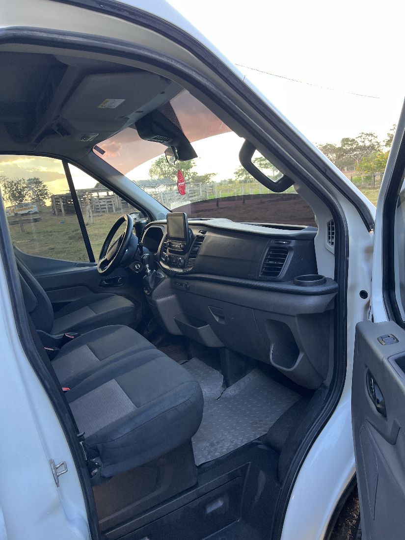 Ford TRANSIT Minibus 15 Lug. 2.0 16V Diesel 2022/2022 — foto 4 de 6
