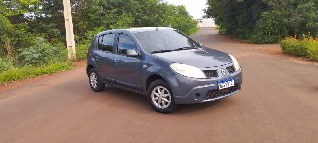 Renault Sandero Authentique 1.0 Hi-Flex 5P 2011/2011 — foto 2 de 4