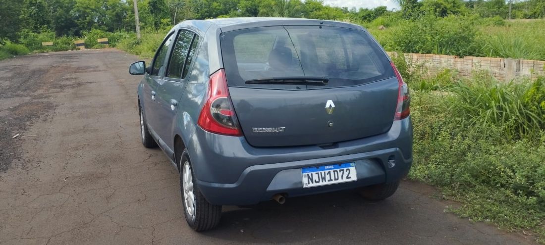 Renault Sandero Authentique 1.0 Hi-Flex 5P 2011/2011 — foto 3 de 4