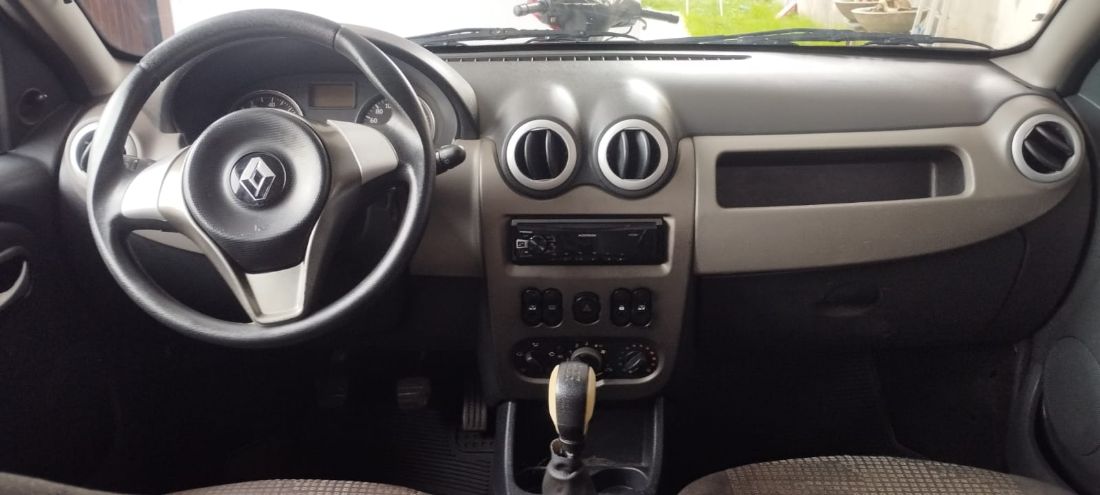 Renault Sandero Authentique 1.0 Hi-Flex 5P 2011/2011 — foto 4 de 4